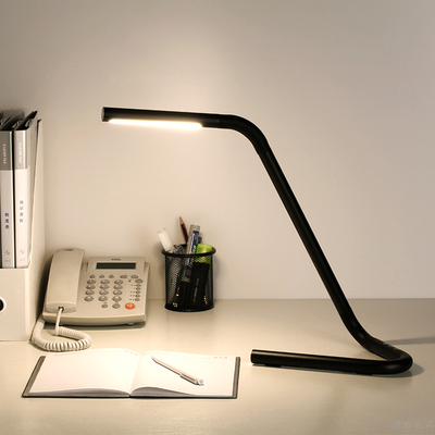 智酷 • 智能便携台灯